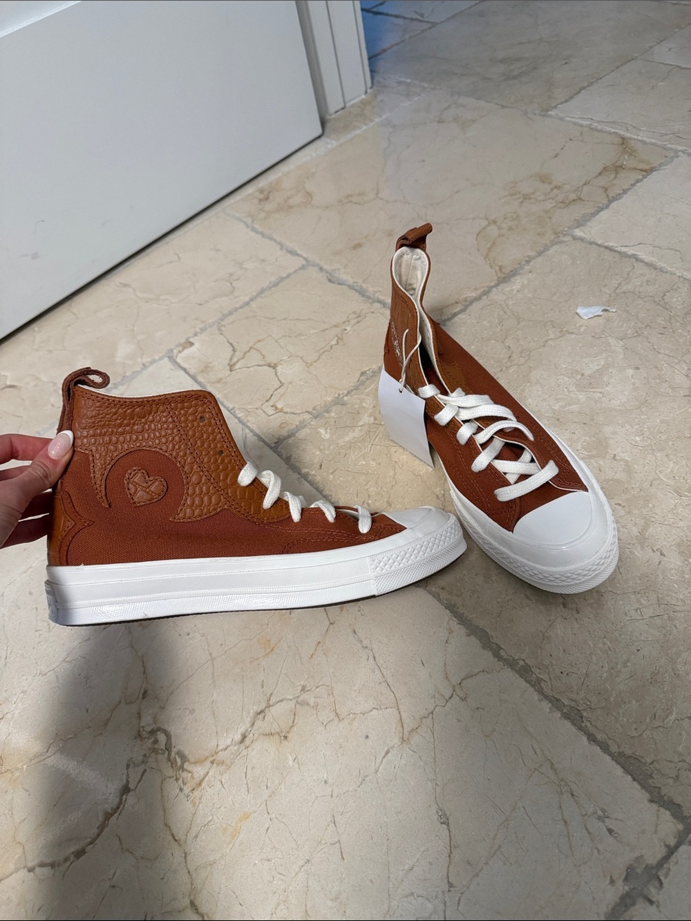 Converse